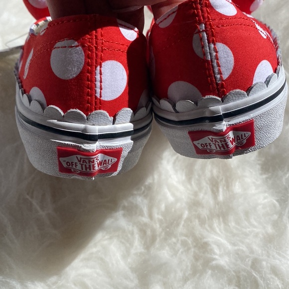 MINNIE MOUSE VANS. RED & WHITE POLKA DOT SLIP ONS WITH BOWS ON TOP!!! KIDS SZ 3 - Picture 3 of 5